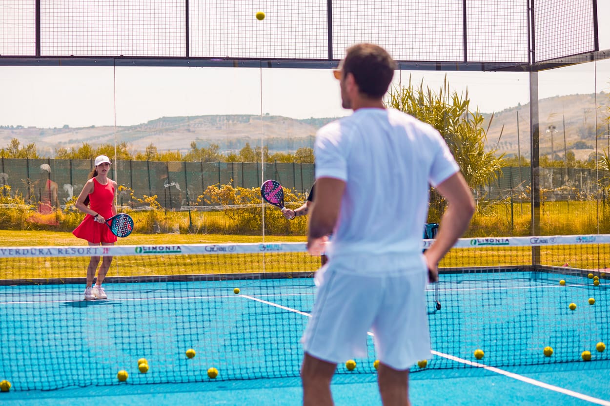 https://www.roccofortehotels.com/media/4denteql/16-07-23_verdura_padeltennis3990-1.jpg?utm_source=chatgpt.com