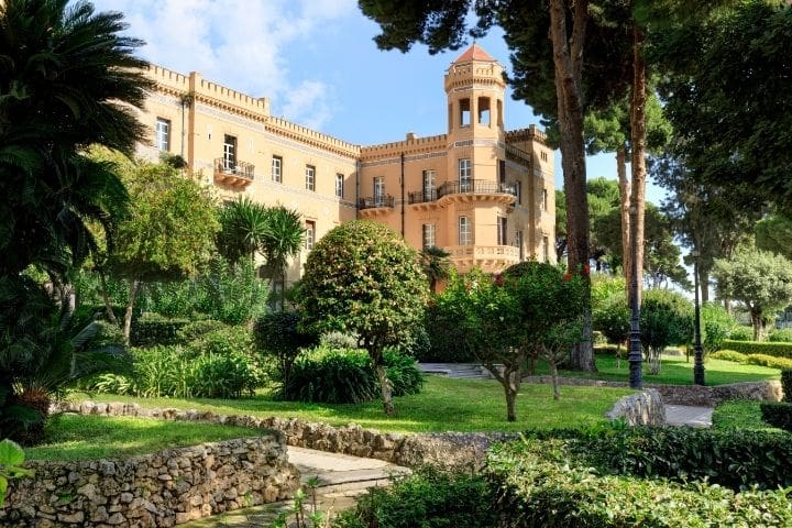 Historical palace in Palermo - Luxury Villa Igiea