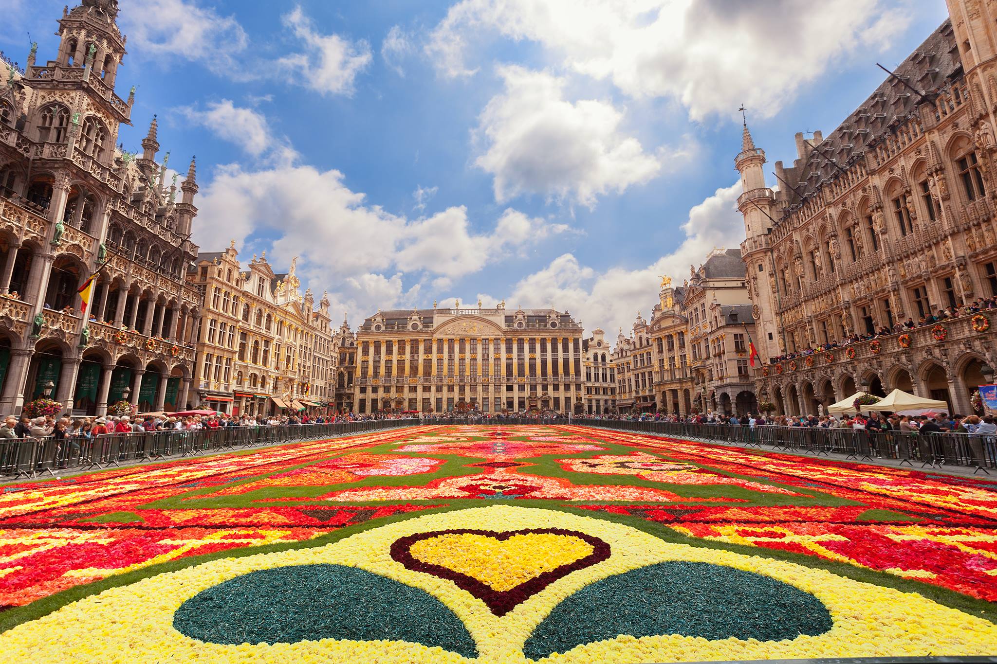 Stay at Hotel Amigo in Brussels and savour a Japanese-inspired cocktail with the Flower Carpet package.
